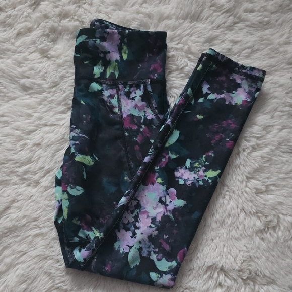 Girl OLD NAVY Floral and Tie-Dye Bottoms A1 - Picture 3 of 4